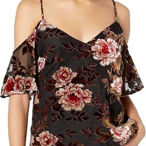 NWT Jovelyn Top in Black Cupcakes & Cashmere Cold Shoulder Velvet Sz M